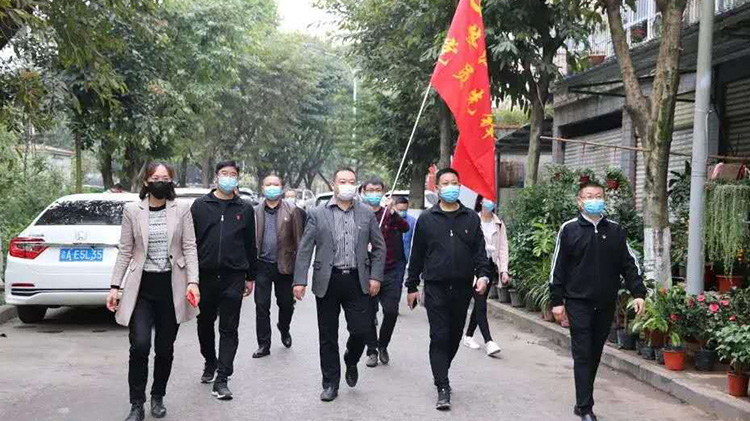 垫江县桂溪街道政法书记曾全胜：无惧危难 务求全胜